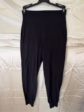 Lululemon Womens Size 4 Black High Rise Jogger Pants Cuffed Pockets LW5COS